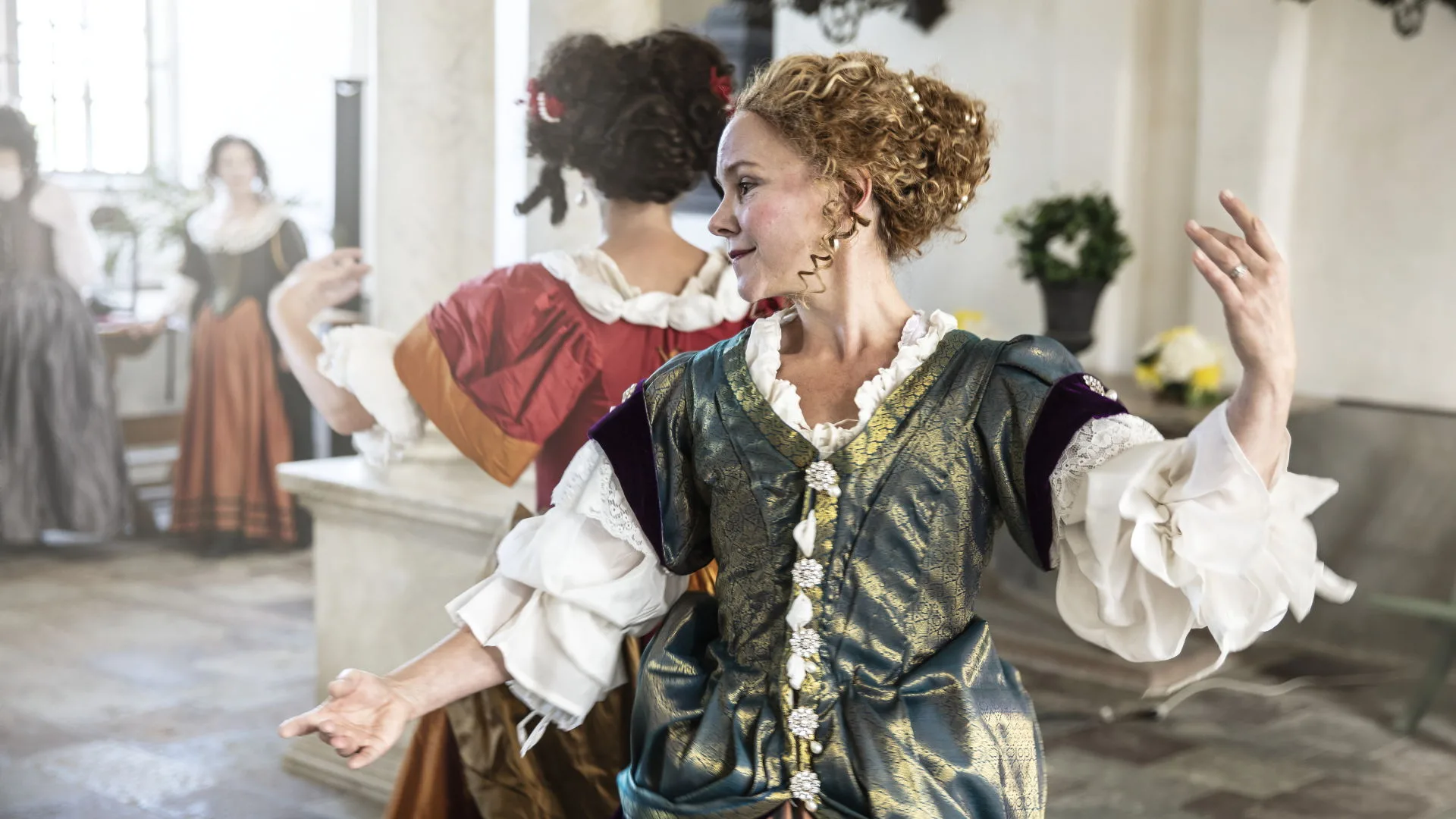 Två personer dansar.